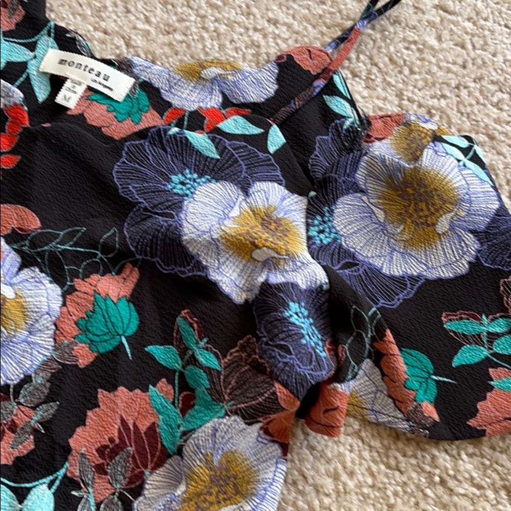 Cold shoulder top - Picture 2 of 5